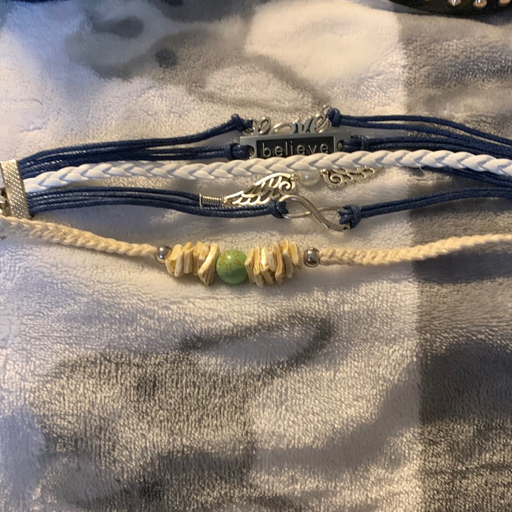 Two great bracelets 7 1/2 “